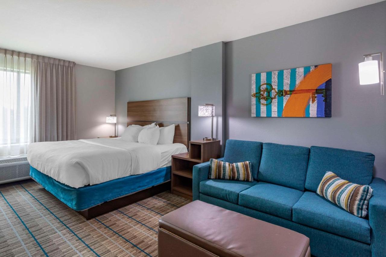 King Suite - Non-Smoking at MainStay Suites Bowling Green North