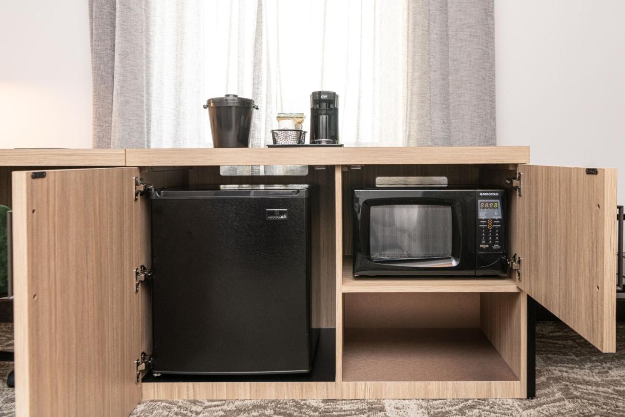 Standard King Suite at SpringHill Suites by Marriott Baltimore Downtown Convention Center Area