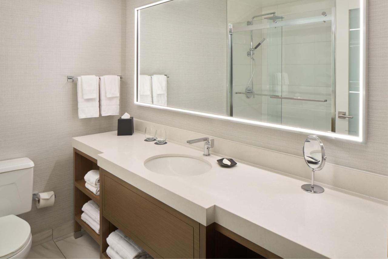 Guest room, 2 Double at The Westin Indianapolis