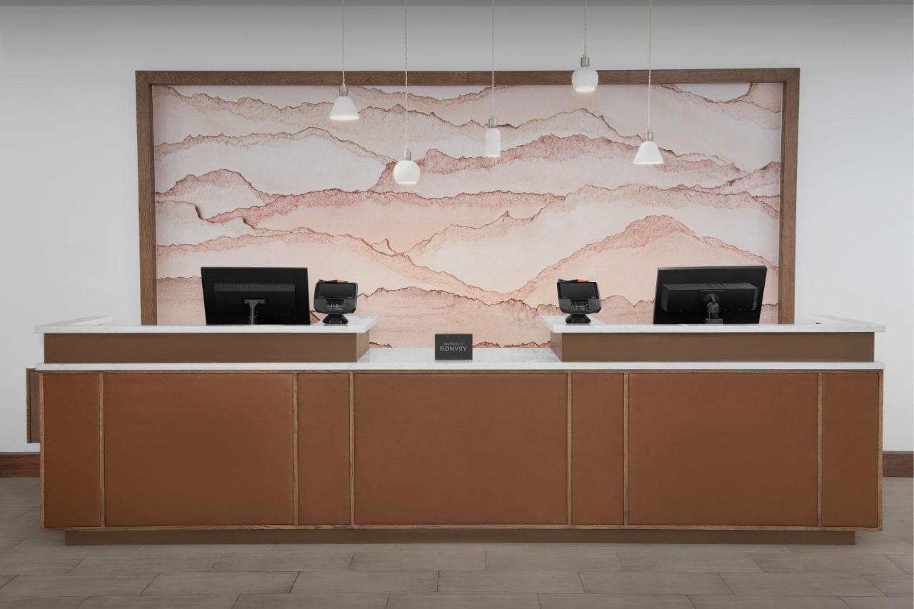 | Courtyard by Marriott Paso Robles