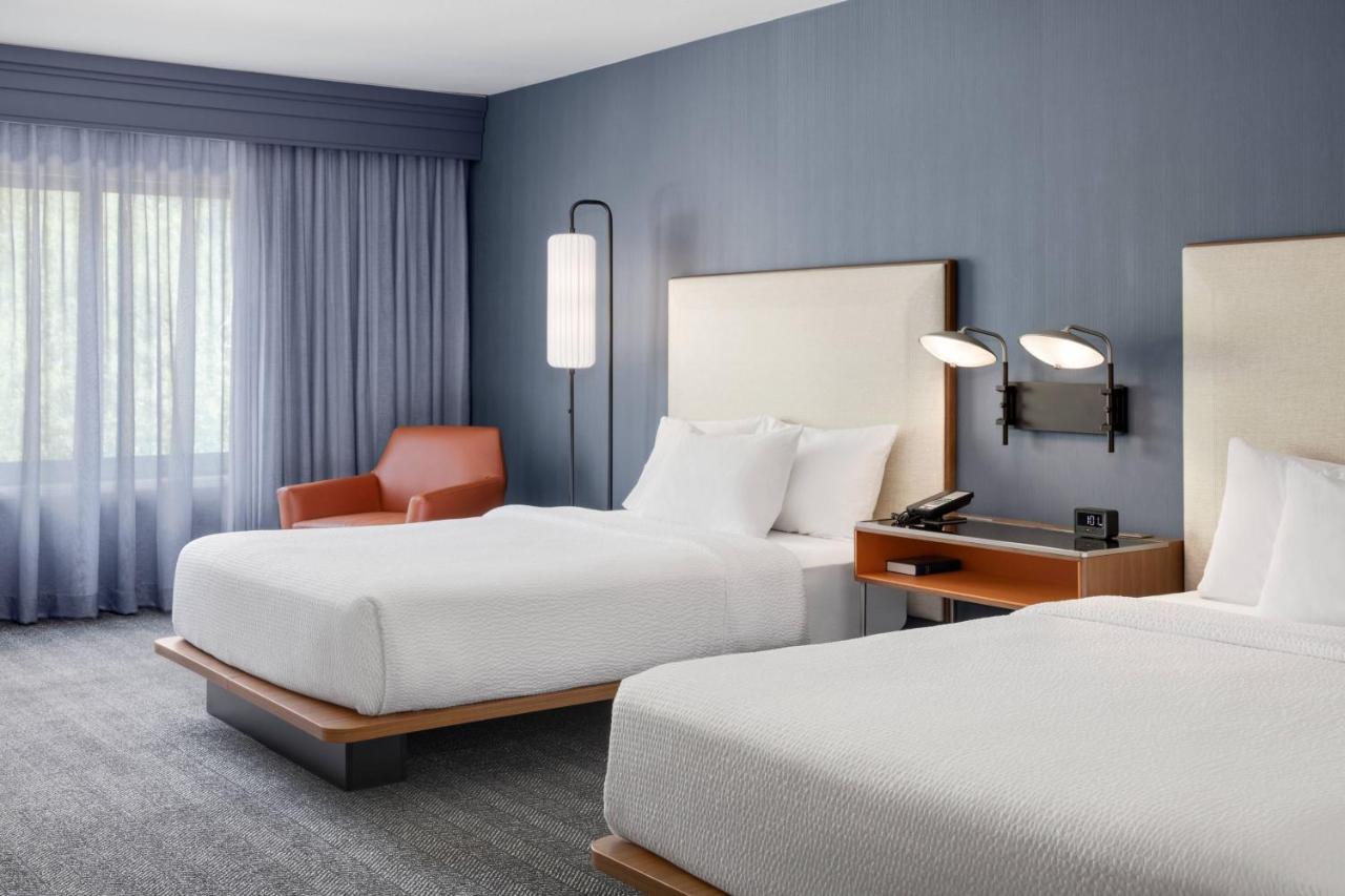 Queen Room with Two Queen Beds at Courtyard by Marriott Portland Airport