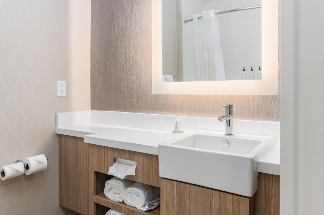 | Hotel 44 North Freeport Brunswick