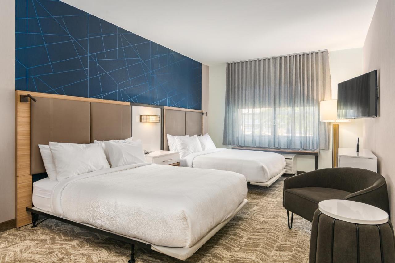 | Hotel 44 North Freeport Brunswick
