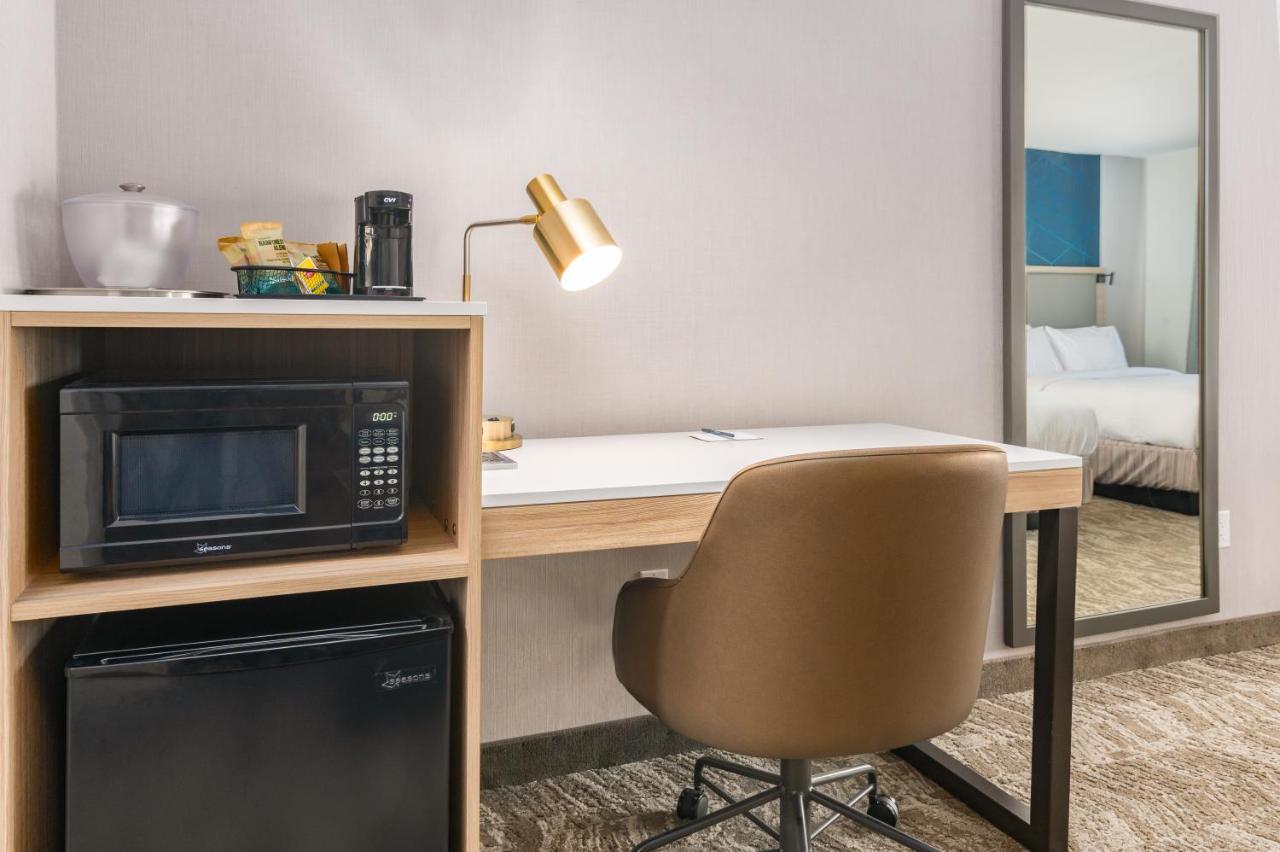 | Hotel 44 North Freeport Brunswick