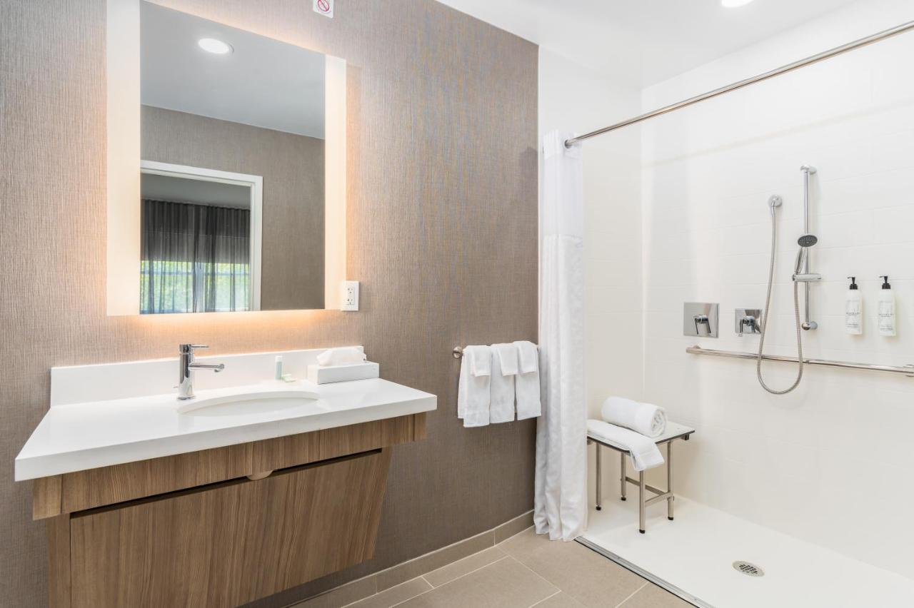 | Hotel 44 North Freeport Brunswick