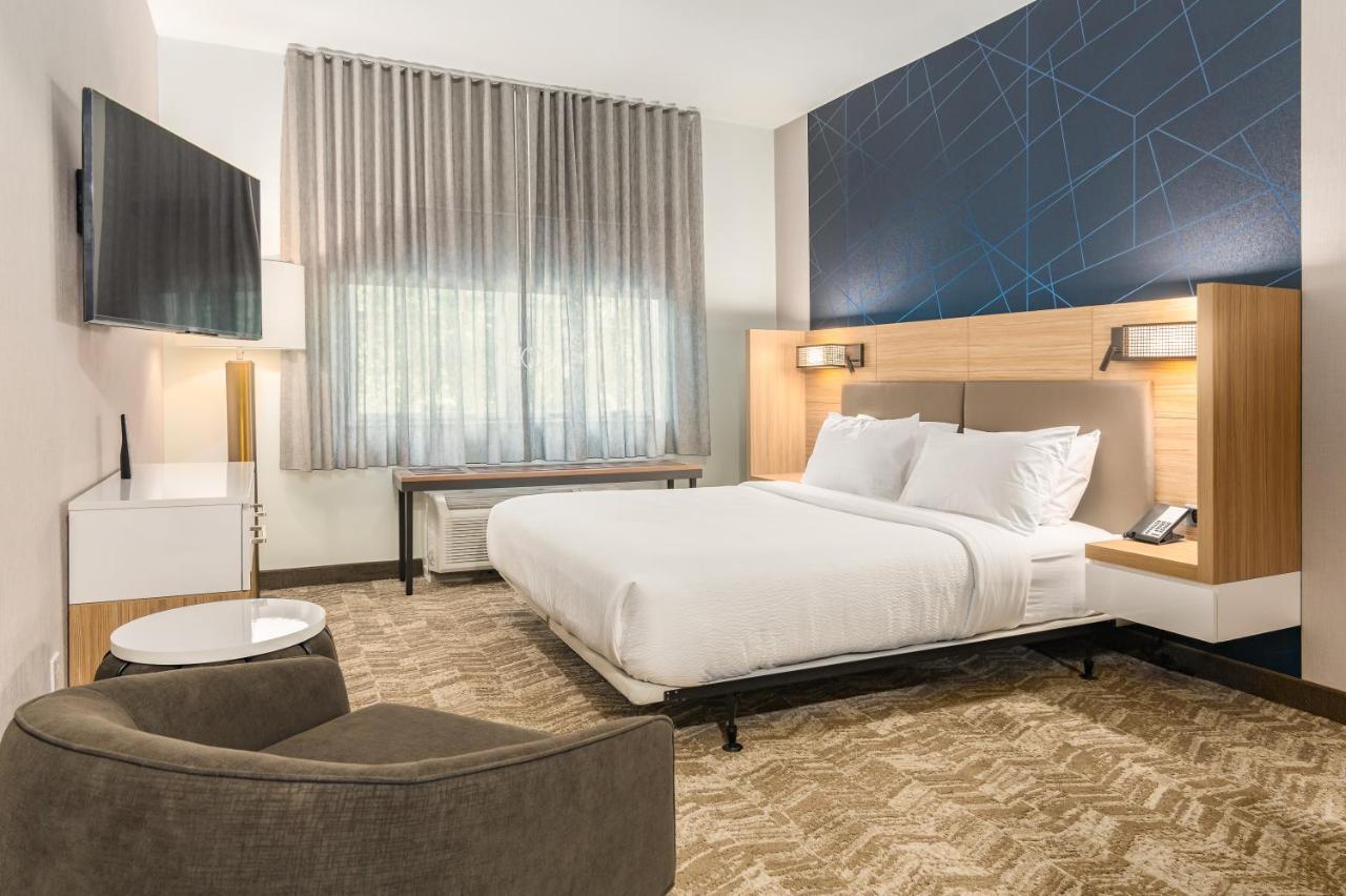 | Hotel 44 North Freeport Brunswick