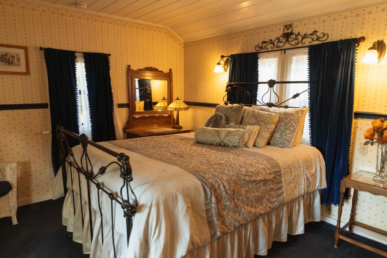 | Julian Gold Rush Hotel