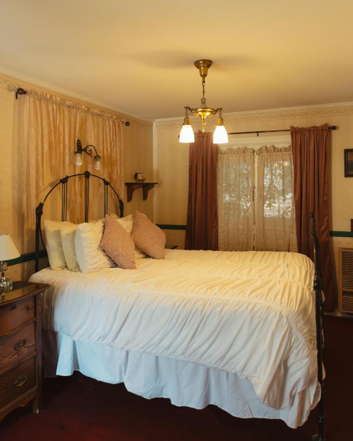 | Julian Gold Rush Hotel