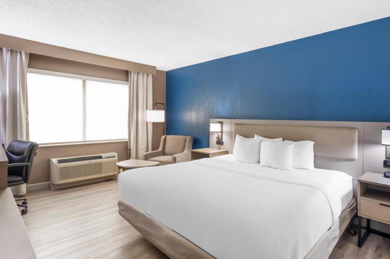 King Room - Mobility Accessible/Non-Smoking at Comfort Inn Alpharetta - Atlanta North