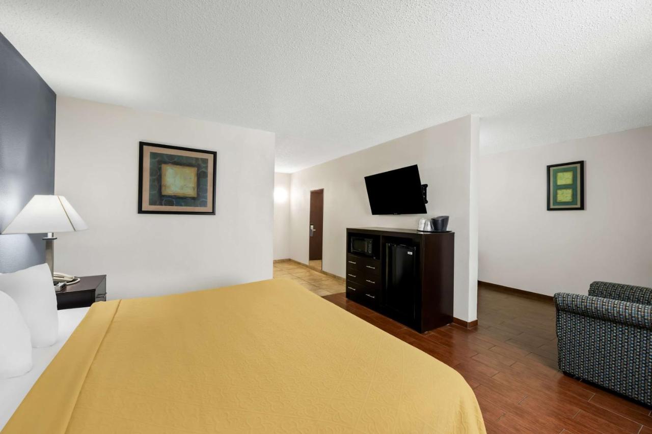 King Suite with Bath Tub - Disability Access at SureStay Plus Hotel by Best Western Lubbock Medical Center