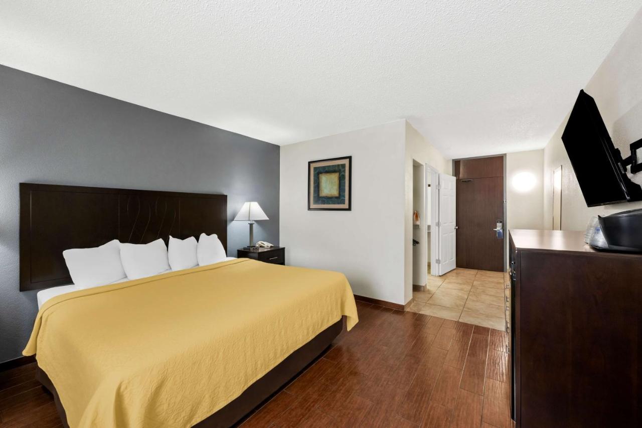 King Suite with Bath Tub - Disability Access at SureStay Plus Hotel by Best Western Lubbock Medical Center