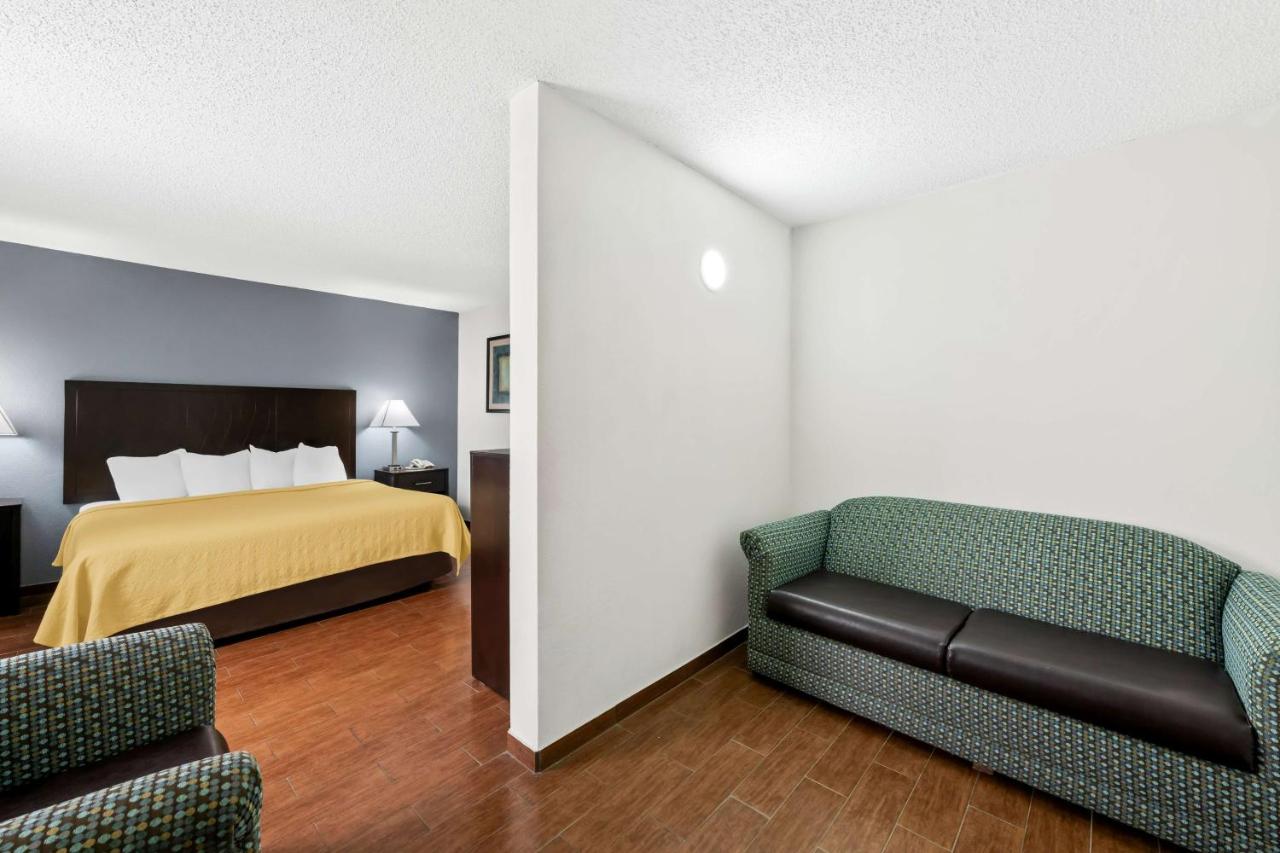 King Suite with Bath Tub - Disability Access at SureStay Plus Hotel by Best Western Lubbock Medical Center