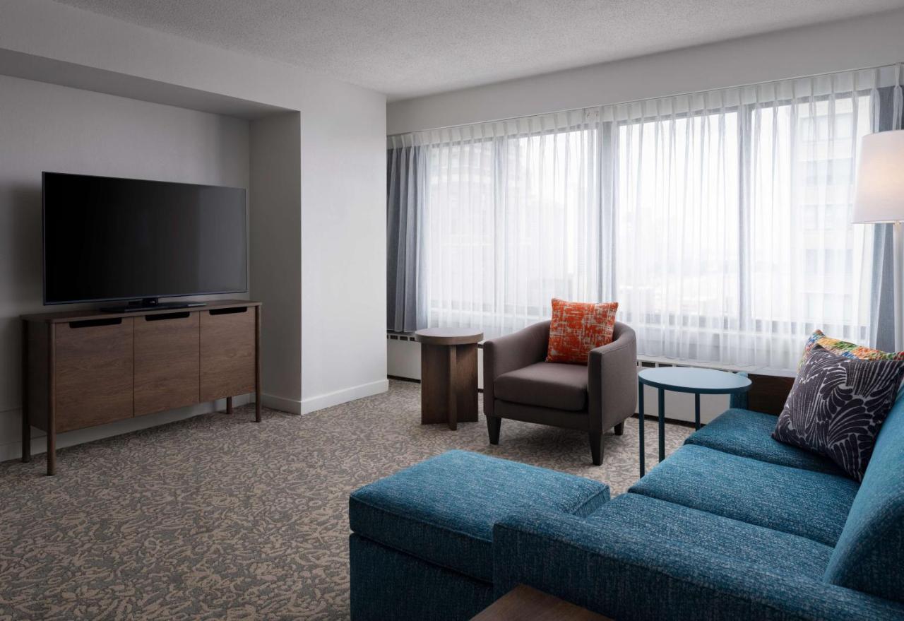 Hearing Accessible One Bedroom Suite King at Sonesta ES Suites Chicago Downtown Magnificent Mile - Medical