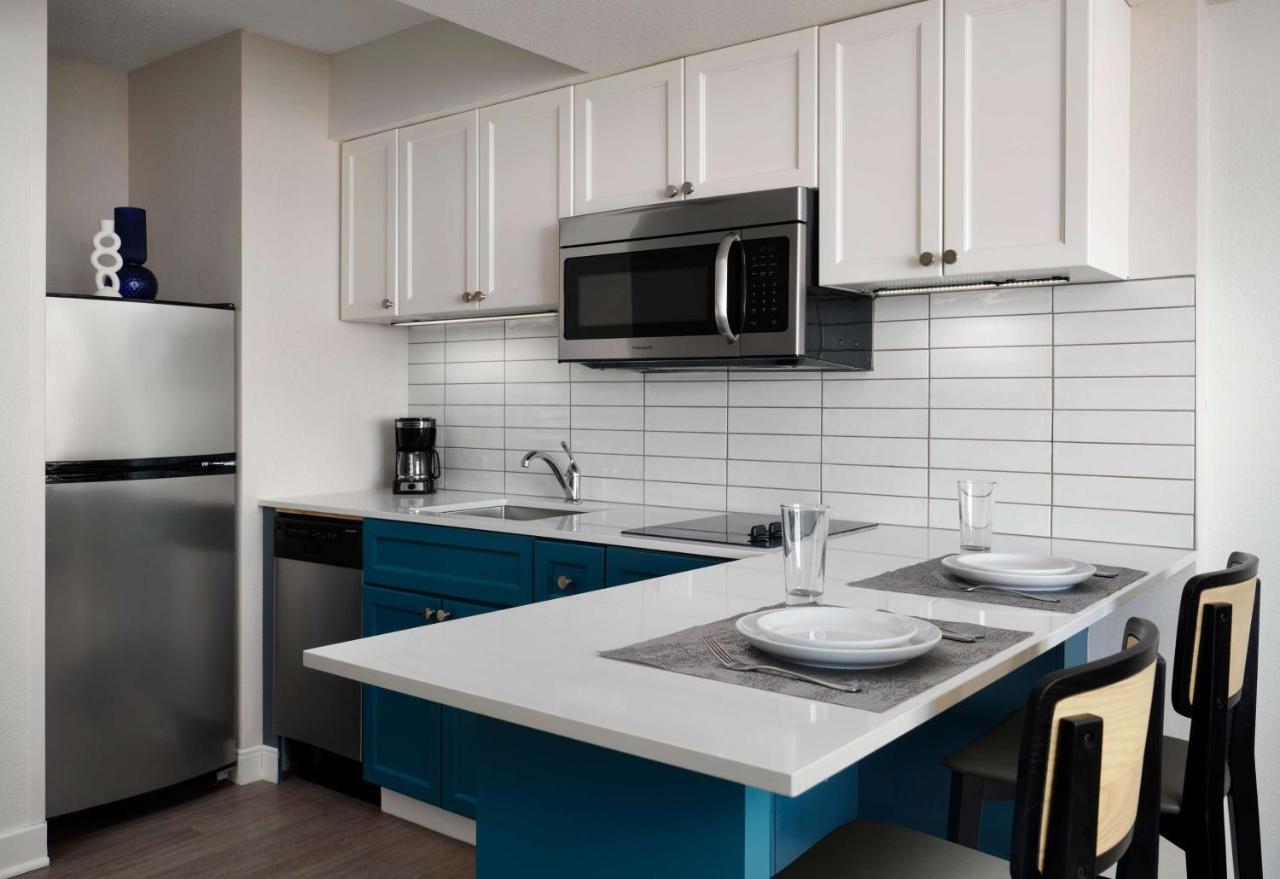 Mobility Accessible Studio Suite King Tub at Sonesta ES Suites Chicago Downtown Magnificent Mile - Medical