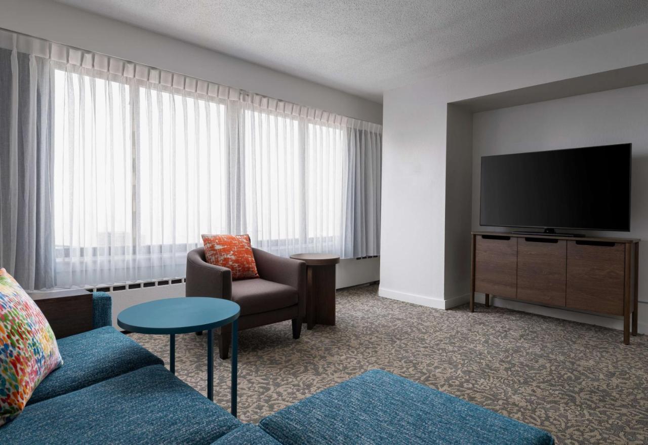 Mobility Accessible Two Bedroom Suite - King & Queen - Roll-In Shower at Sonesta ES Suites Chicago Downtown Magnificent Mile - Medical