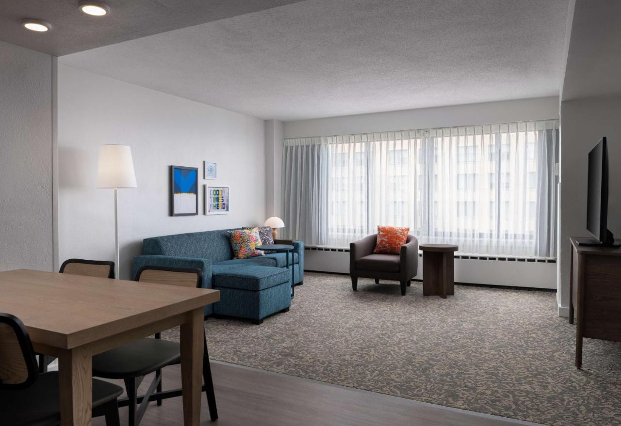 Mobility Accessible Two Bedroom Suite - King & Queen - Roll-In Shower at Sonesta ES Suites Chicago Downtown Magnificent Mile - Medical