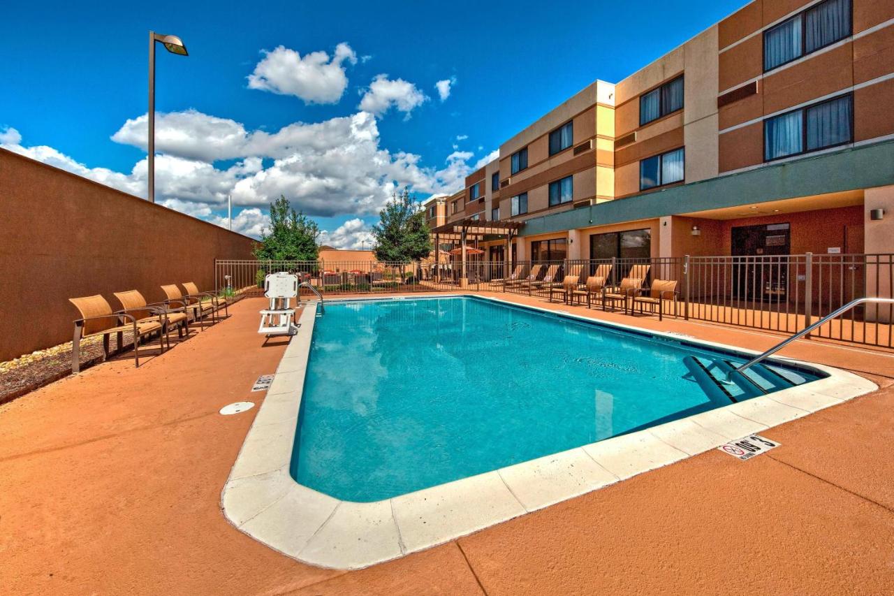 | Courtyard by Marriott Alexandria