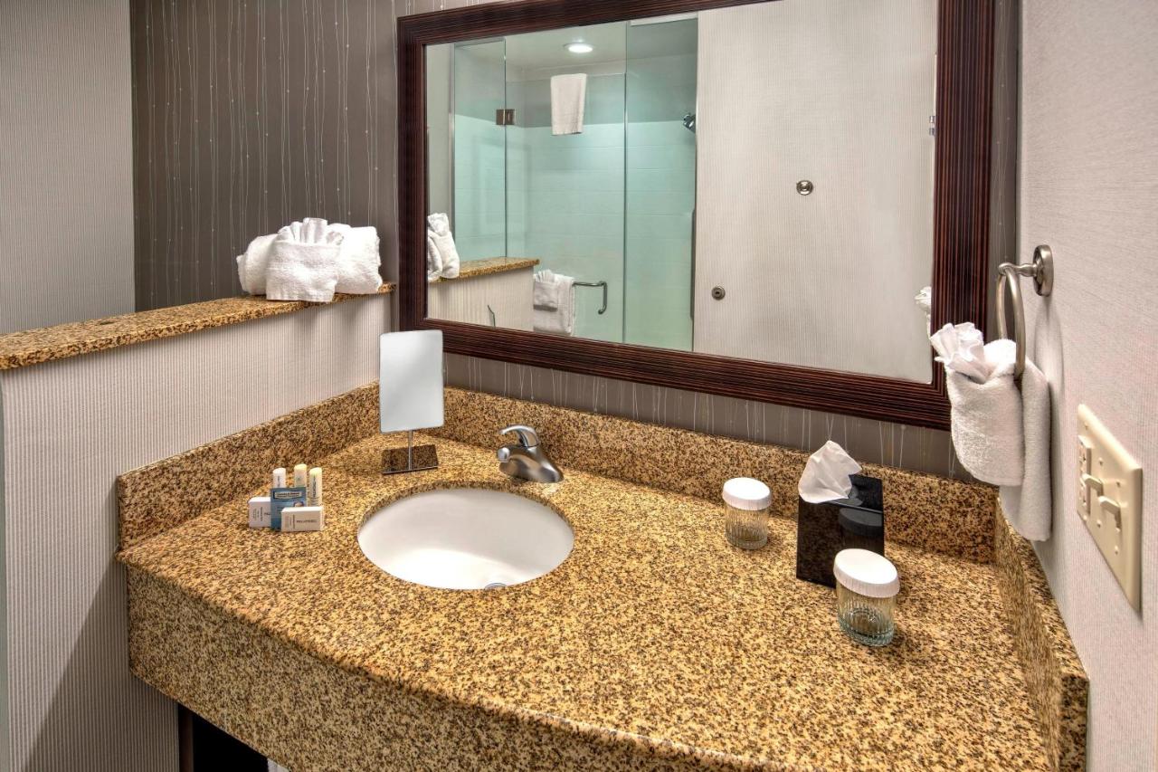 | Courtyard by Marriott Alexandria