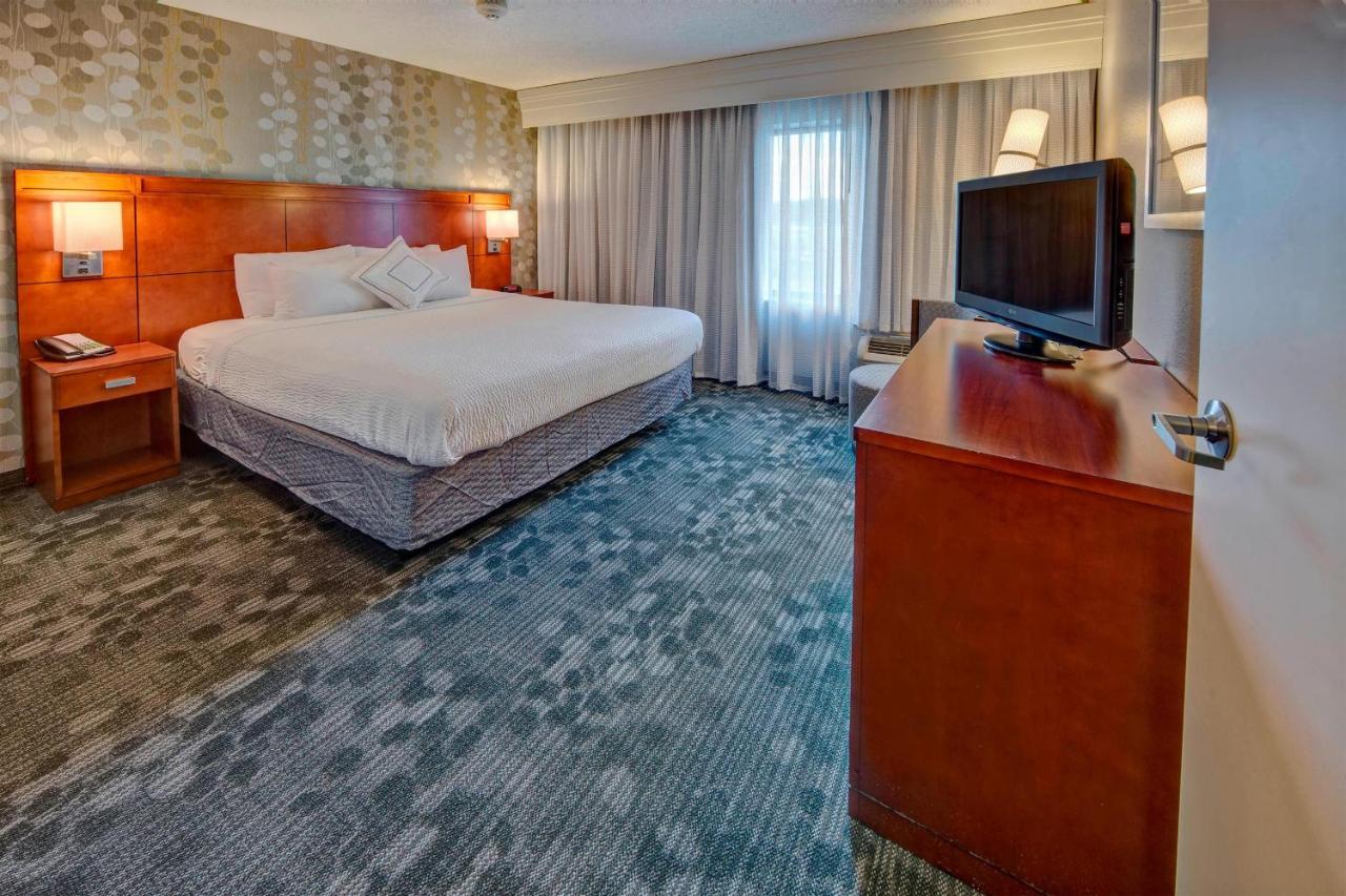| Courtyard by Marriott Alexandria