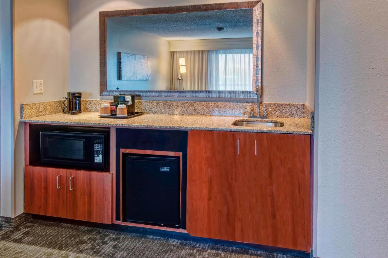 | Courtyard by Marriott Alexandria