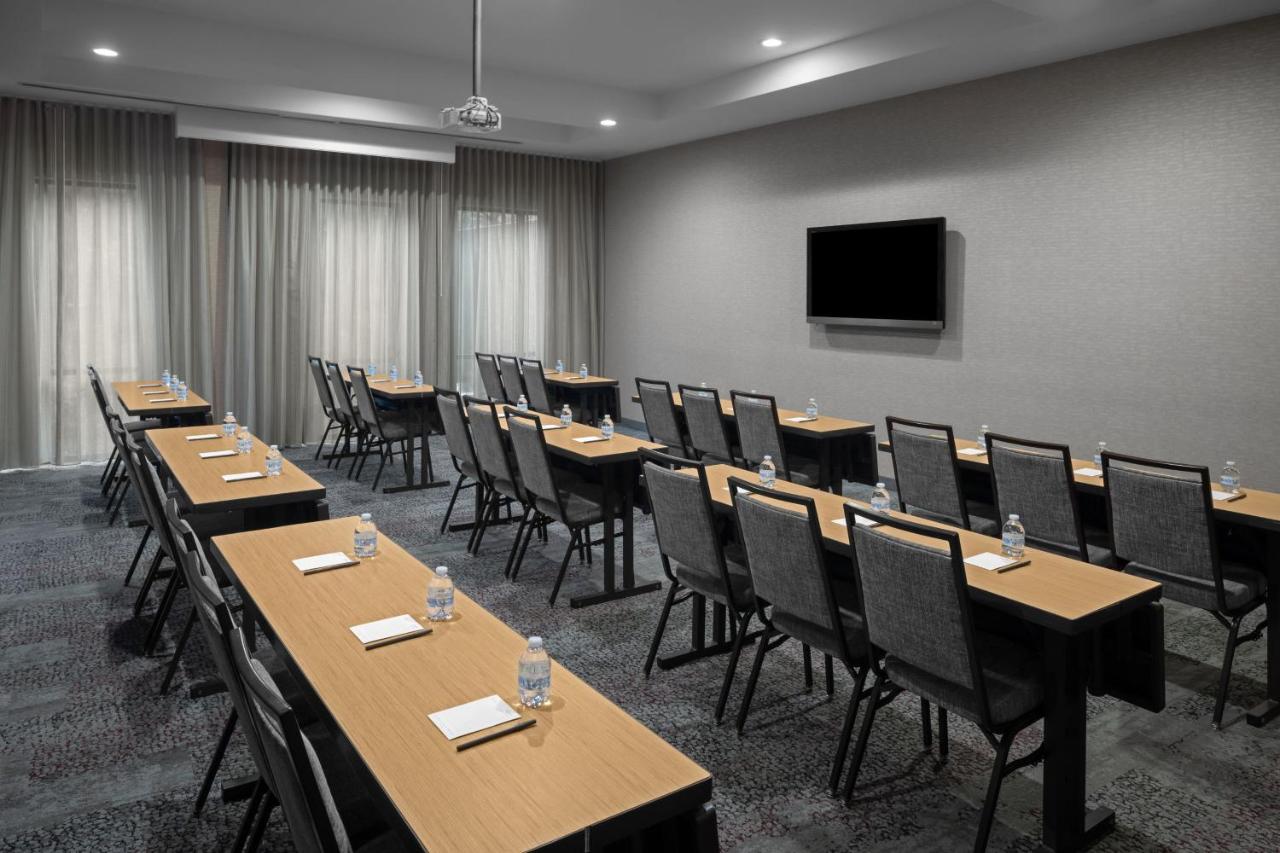 | Courtyard by Marriott Raleigh North/Triangle Town Center