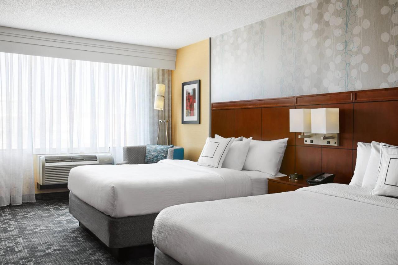 | Courtyard by Marriott Newark Downtown