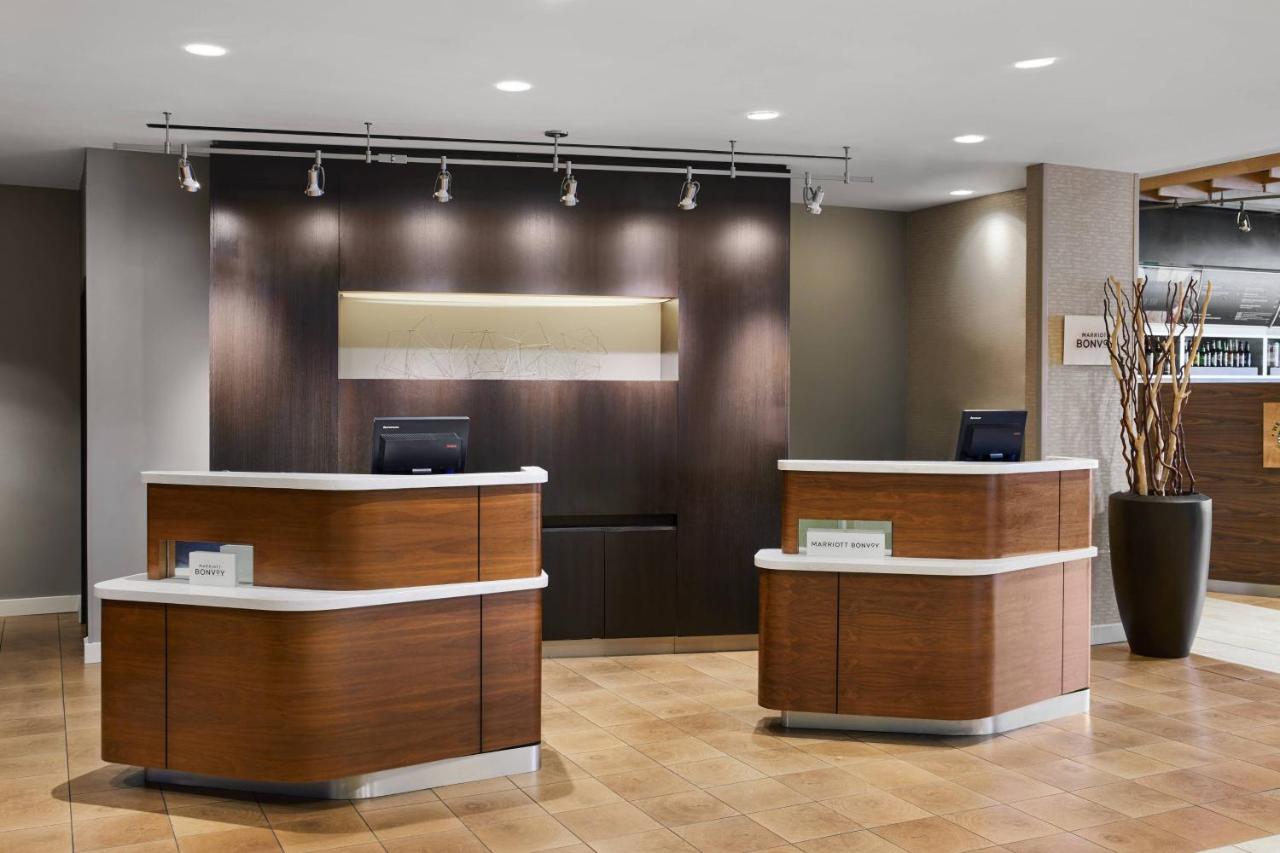 | Courtyard by Marriott Newark Downtown