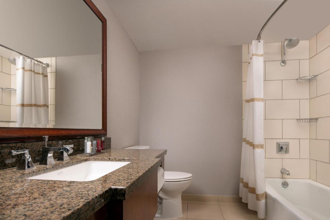 2 Queen Beds, Guest room, 2 Double at Walnut Creek Marriott