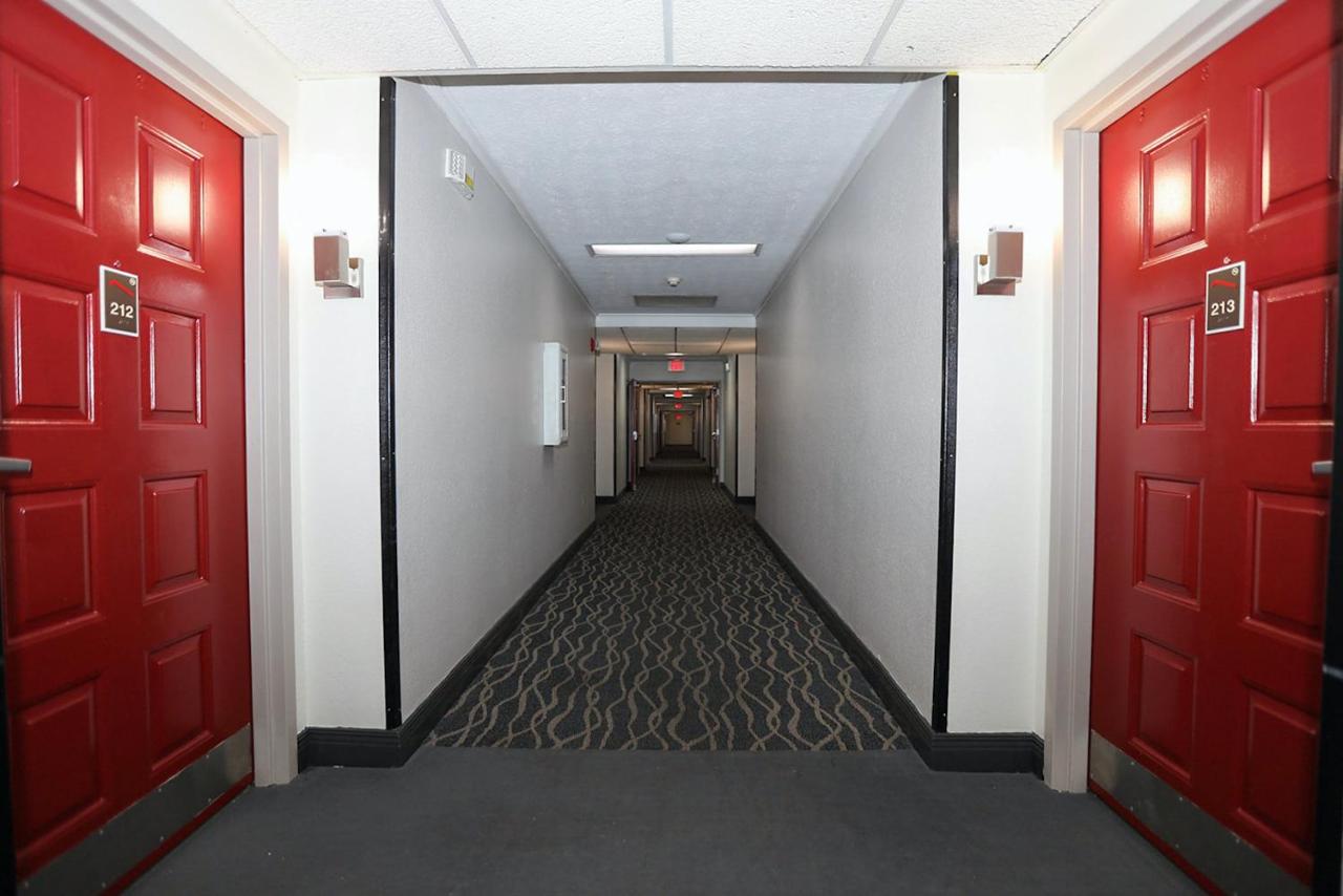 | Red Roof Inn Lexington - Hamburg