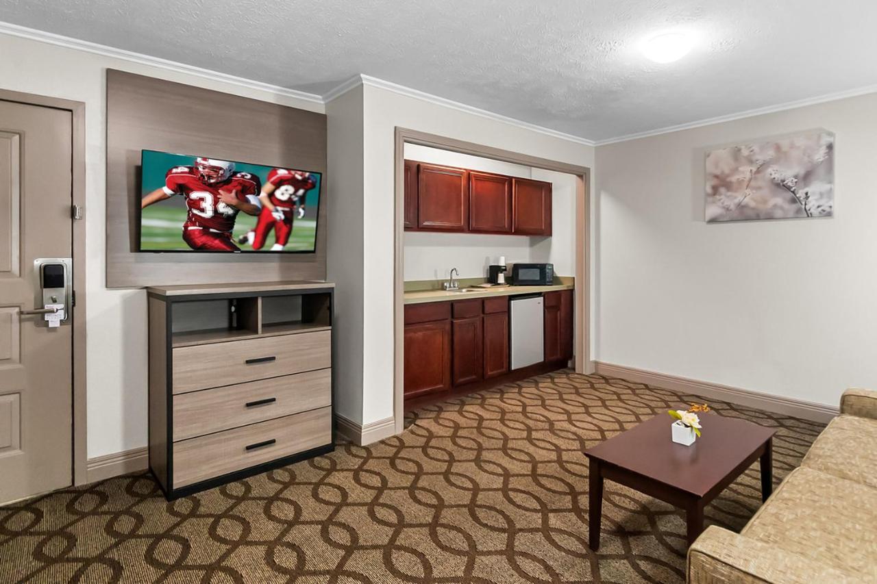 | Red Roof Inn Lexington - Hamburg