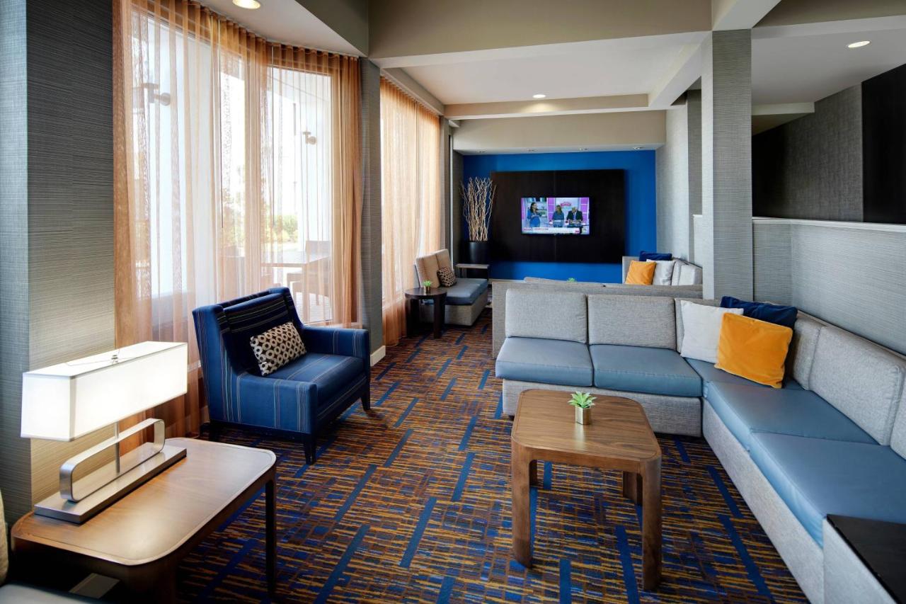  | Courtyard by Marriott Addison Midway