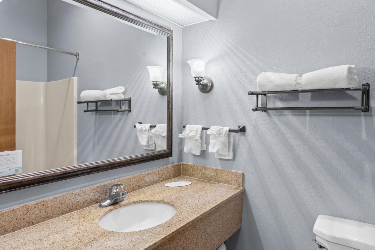 King Room - Disability Access - Non-Smoking at Baymont by Wyndham Lawrence