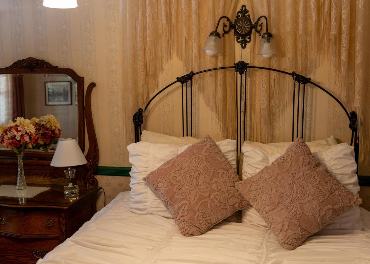 | Julian Gold Rush Hotel