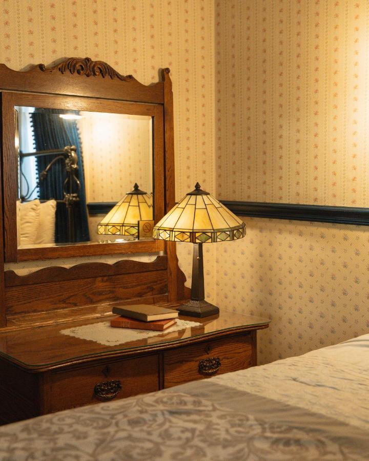 | Julian Gold Rush Hotel