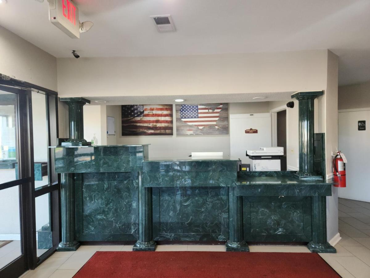  | Hallmarc Inn & Suites of West Memphis