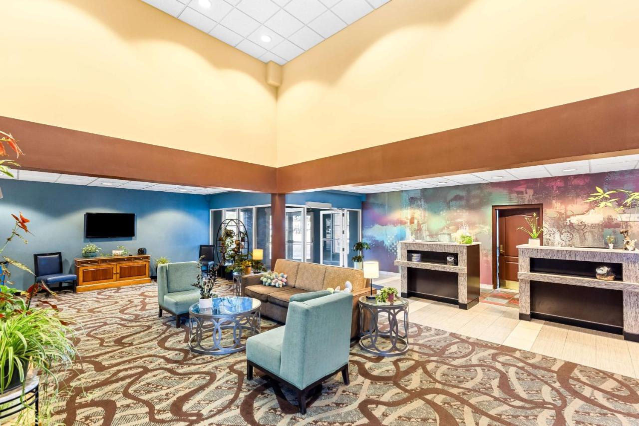  | Best Western Holiday Manor