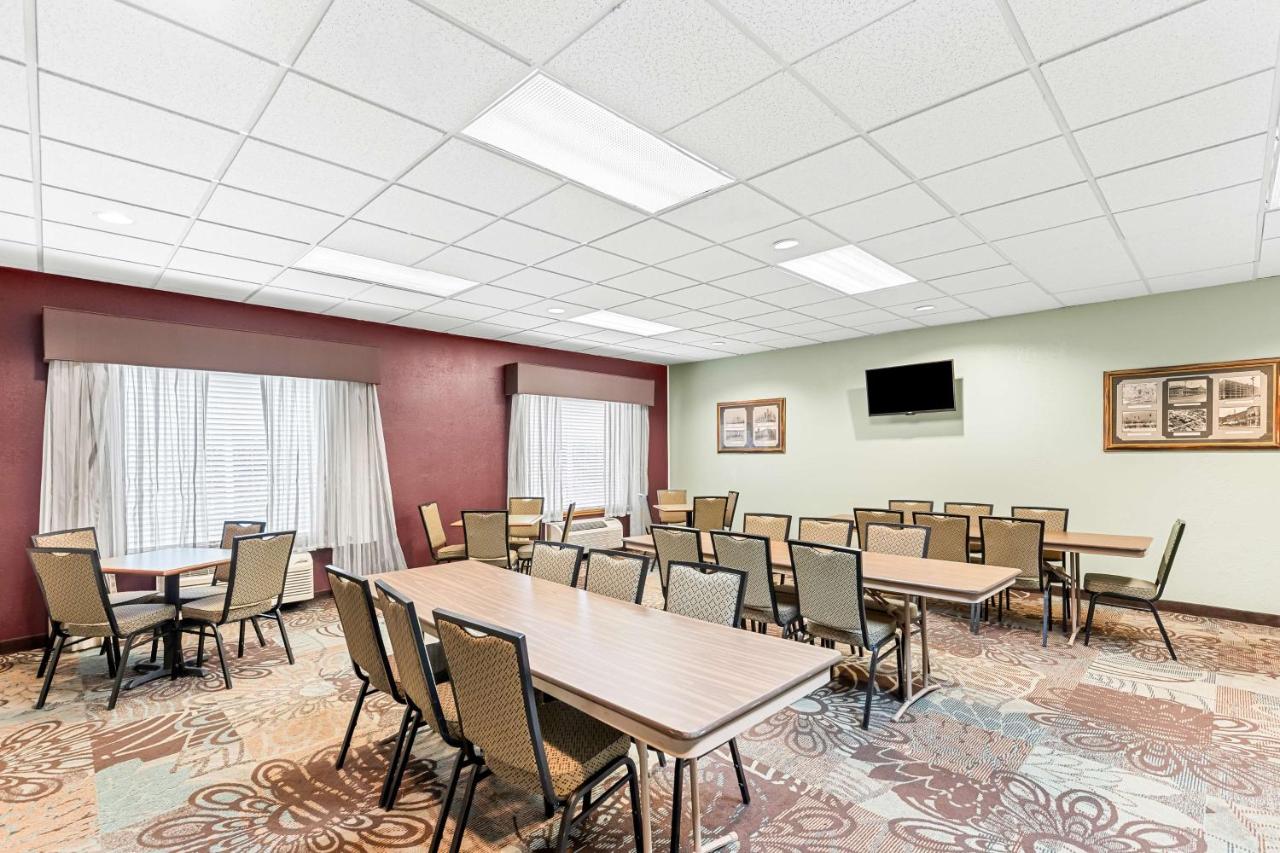  | Best Western Holiday Manor