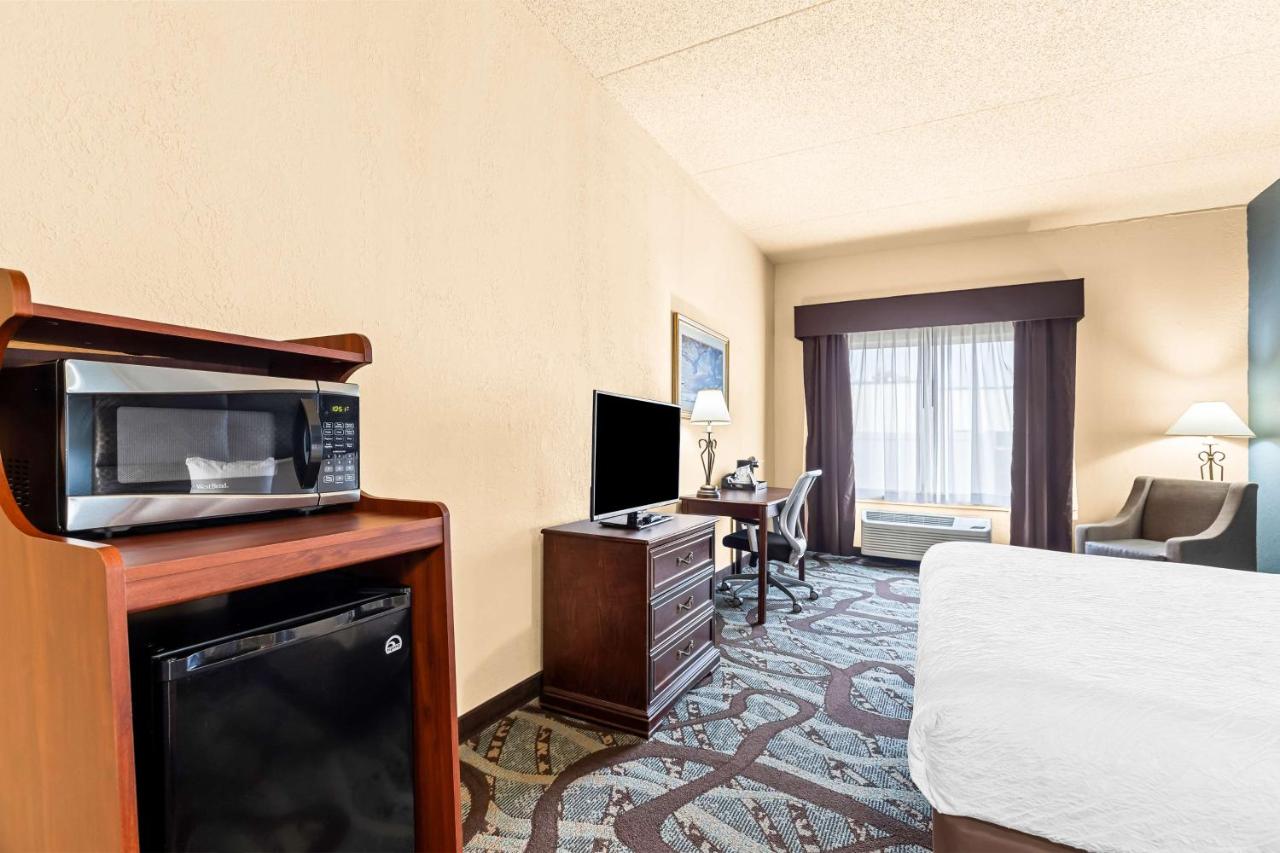  | Best Western Holiday Manor