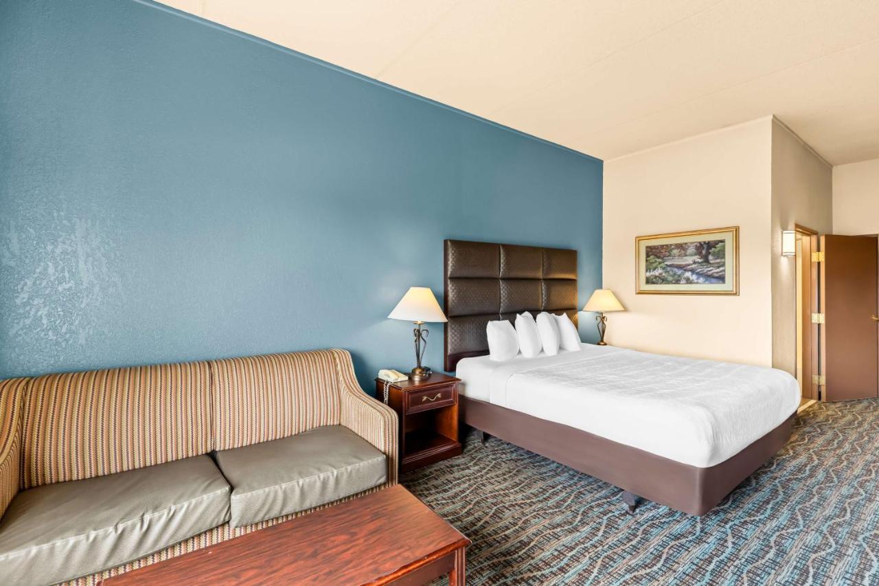  | Best Western Holiday Manor