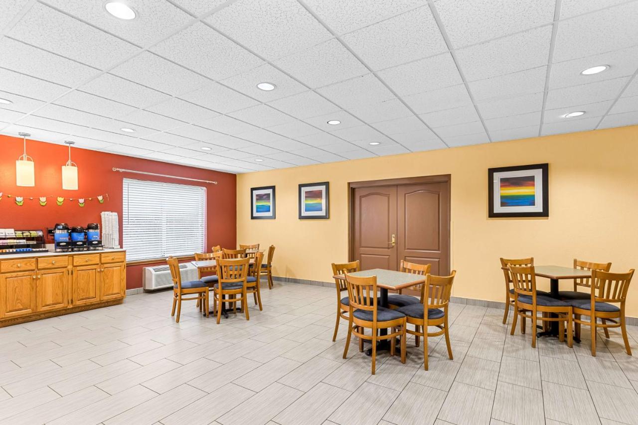  | Best Western Holiday Manor