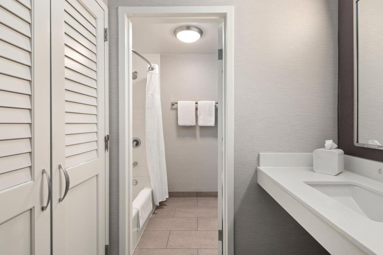 | Courtyard Chicago Waukegan Gurnee