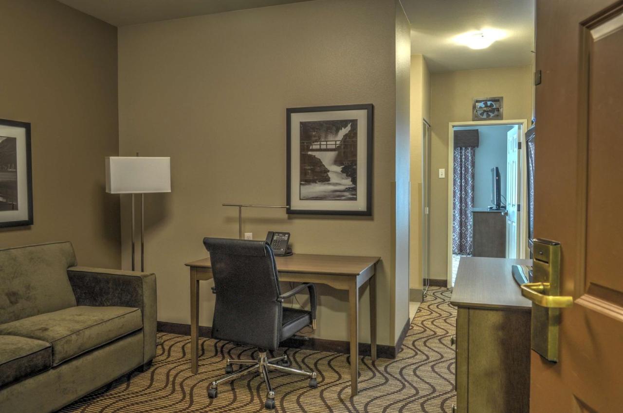 One-Bedroom Suite at Best Western Plus Kalispell/Glacier Park West Hotel & Suites