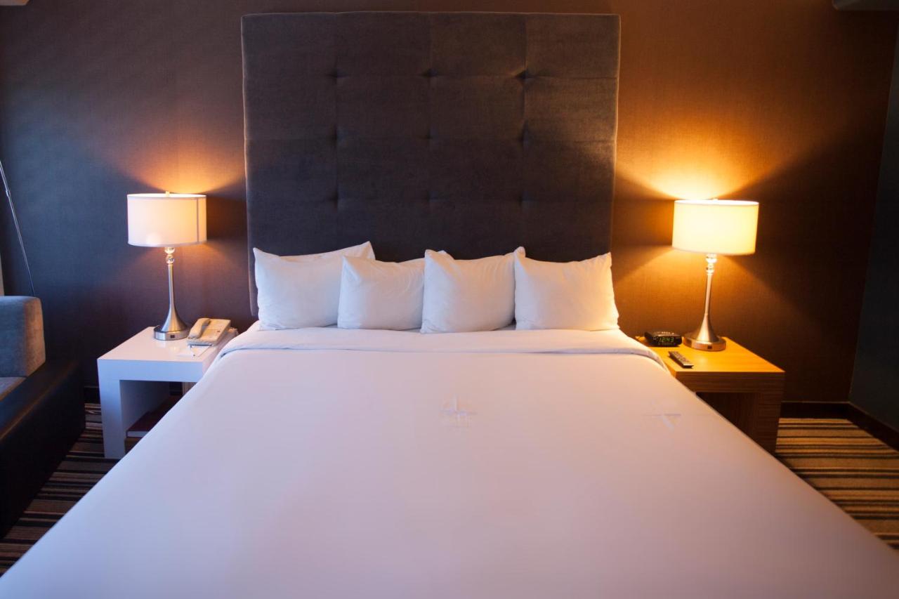 Premier King Room - Non-Smoking at Hotel Huntington Beach