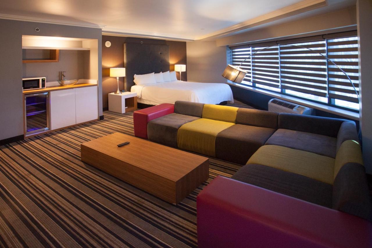 King Executive Premier Suite - 1 king bed at Hotel Huntington Beach
