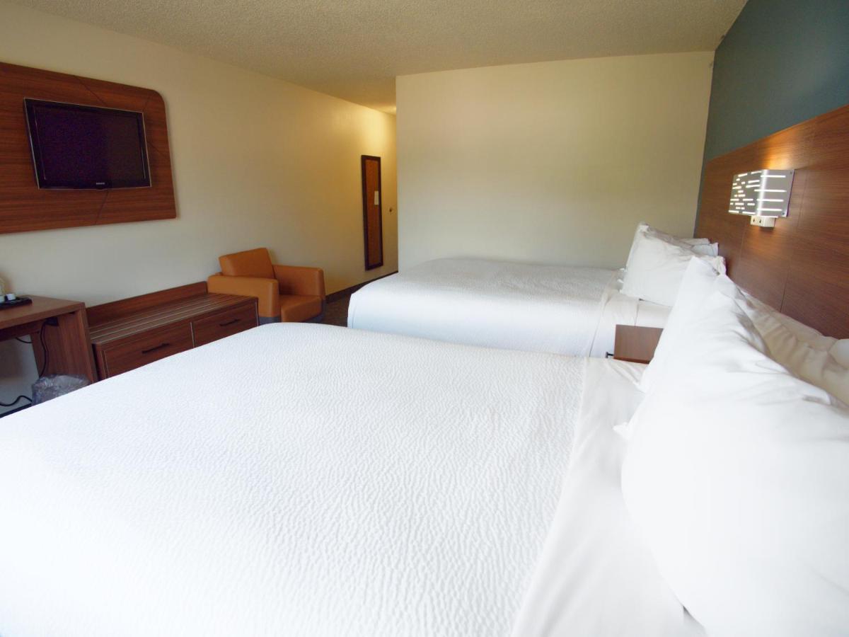 Queen Room with Two Queen Beds - Non-Smoking at Country Inn & Suites by Radisson, Coeur d'Alene