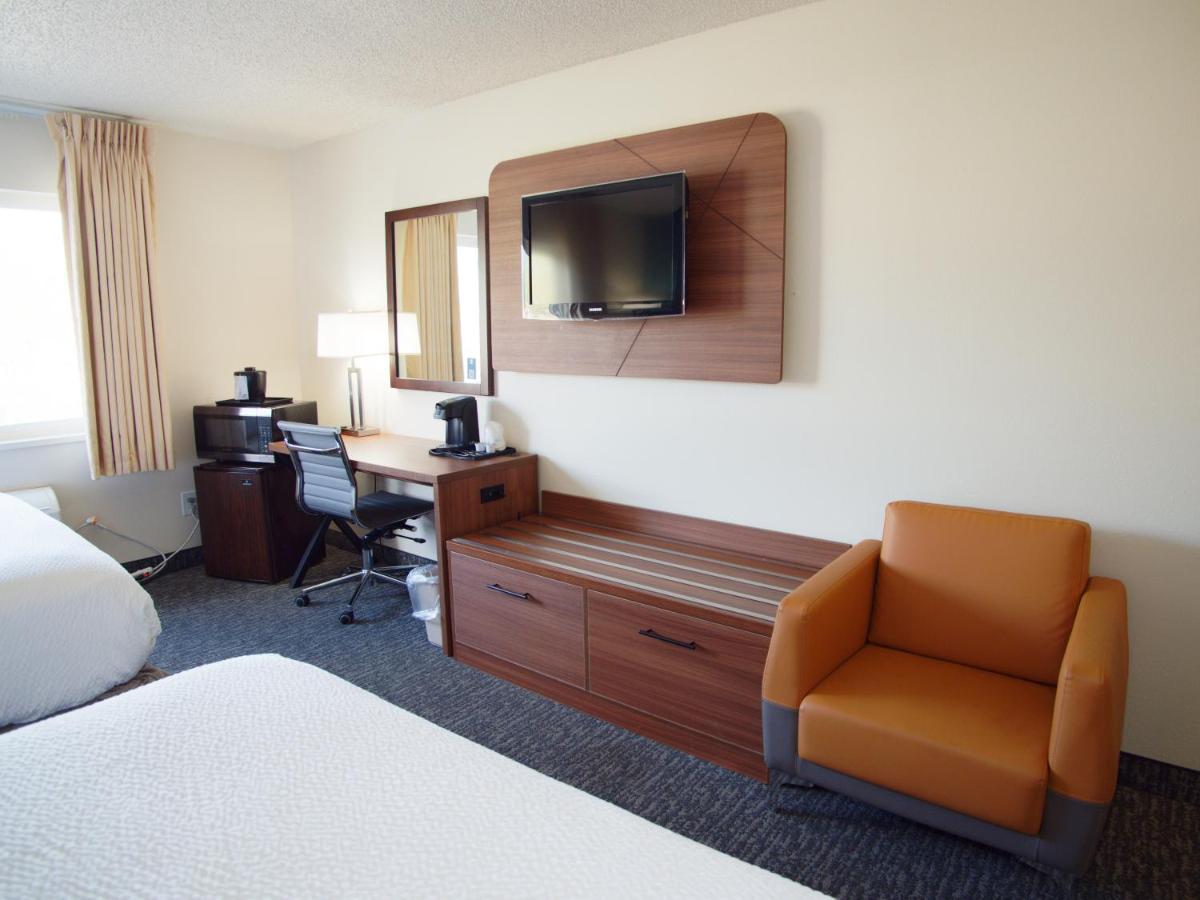 Queen Room with Two Queen Beds - Non-Smoking at Country Inn & Suites by Radisson, Coeur d'Alene