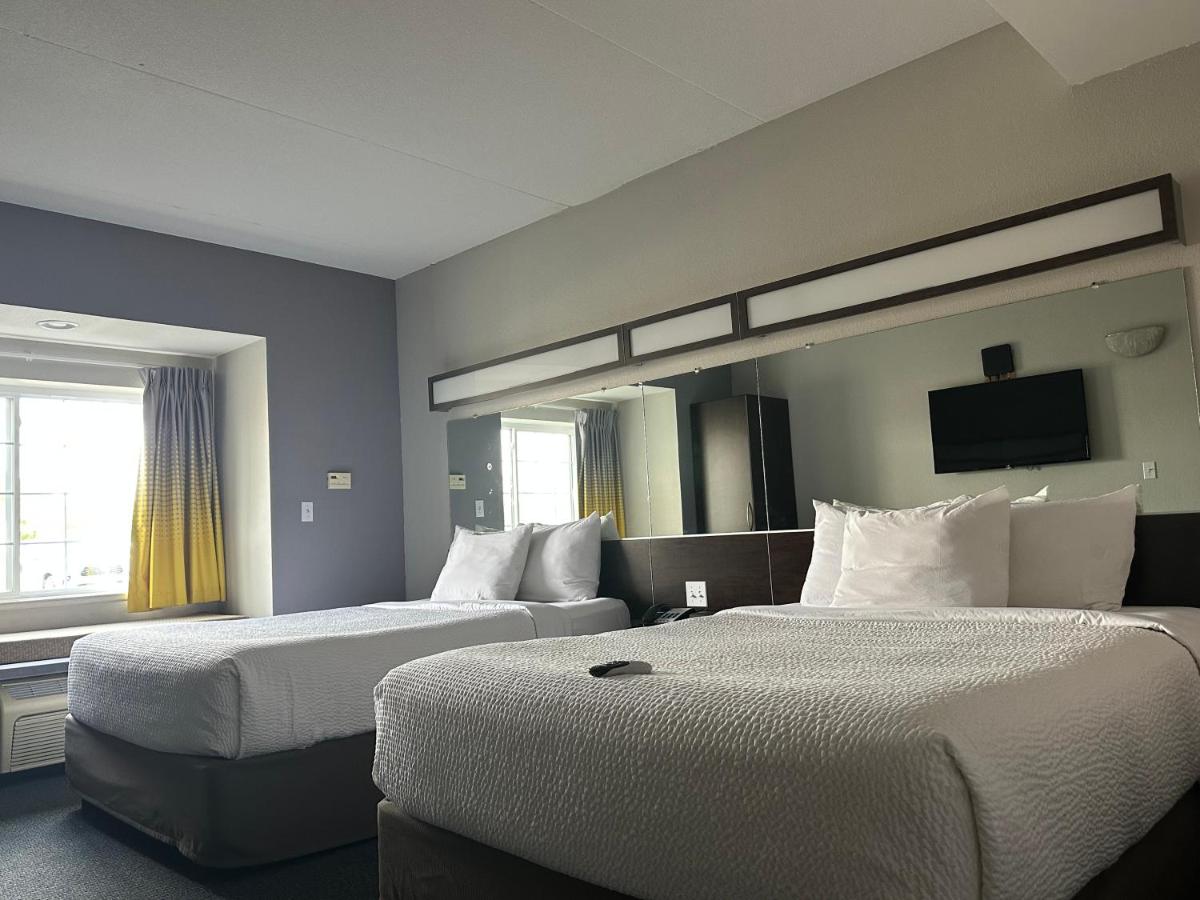 Queen Room with Two Queen Beds - Non-Smoking at Microtel Inn & Suites by Wyndham Quincy