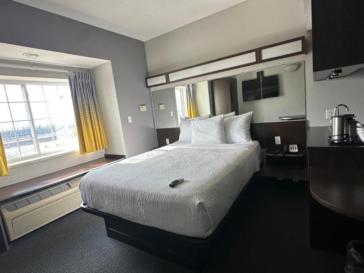 Queen Room - Disability Access/Non-Smoking at Microtel Inn & Suites by Wyndham Quincy