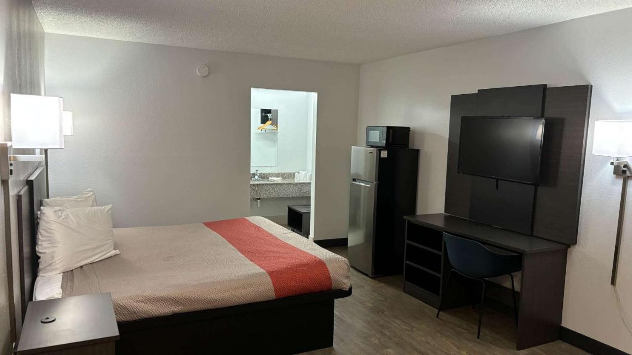  | Motel 6-Macclenny, FL
