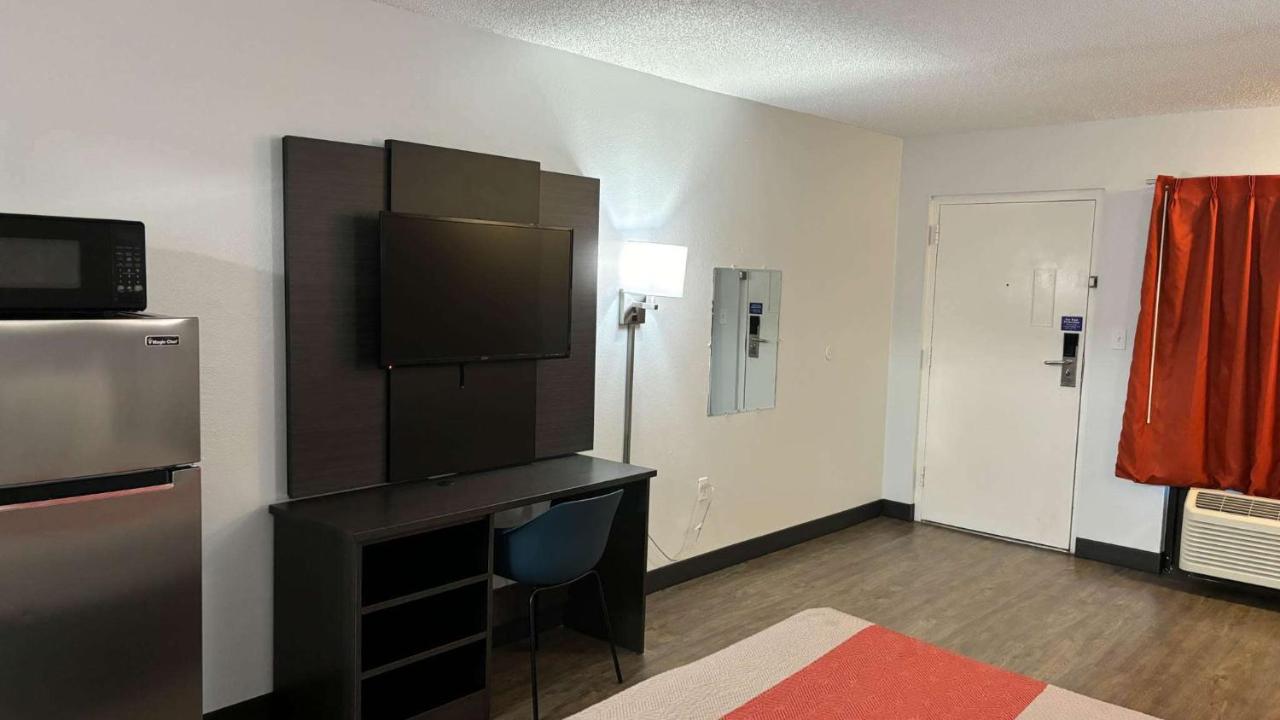  | Motel 6-Macclenny, FL